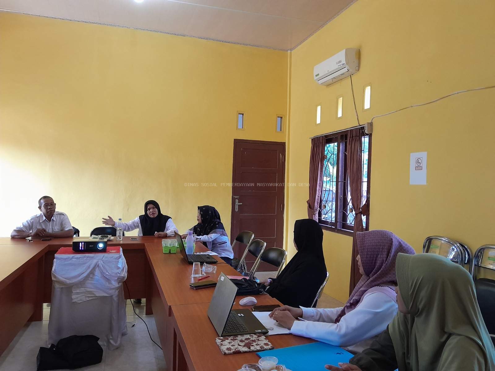 PEMERINTAH MELAKUKAN PEMANTAUAN PERKEMBANGAN BUMDESA BERSAMA DI 4 KECAMATAN