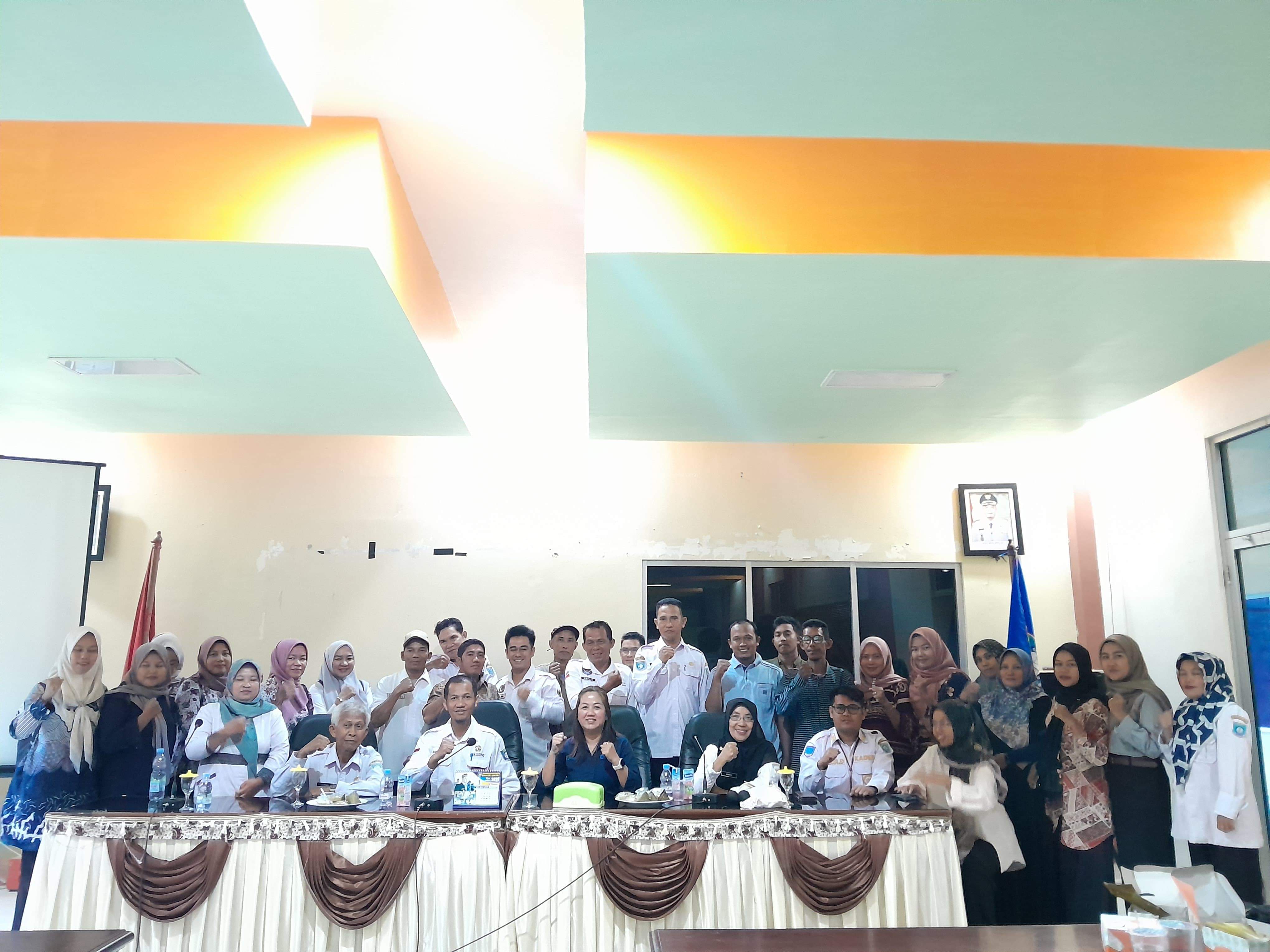 PEMANFAATAN MEDIA MASA DALAM PEMBANGUNAN DESA  DI PERTEMUAN KE-16 SEKOLAH BUM DESA UBOK SEKICING  OLEH BANGKA POS GROUP